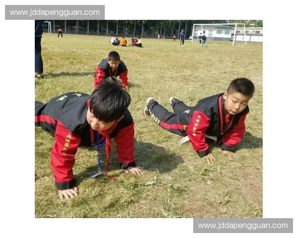 手指离弦之瞬间：探寻弓弦之间的力量与艺术表现